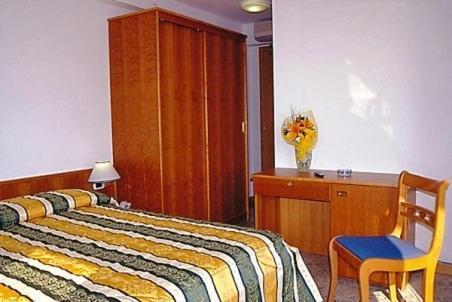 Hotel Flora Lignano Sabbiadoro Camera foto