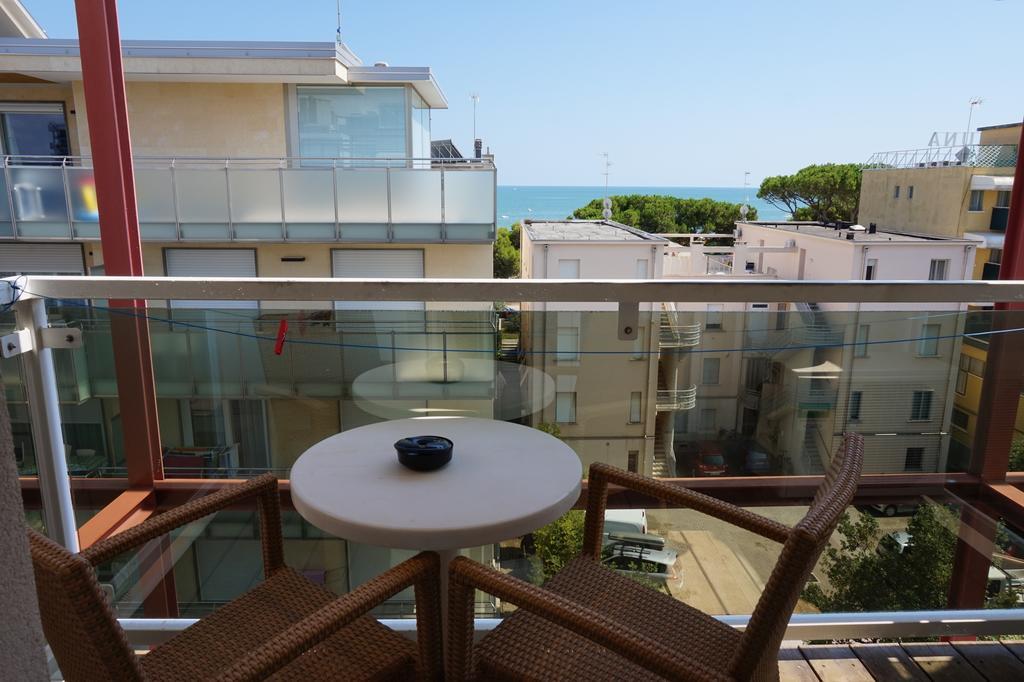 Hotel Flora Lignano Sabbiadoro Esterno foto